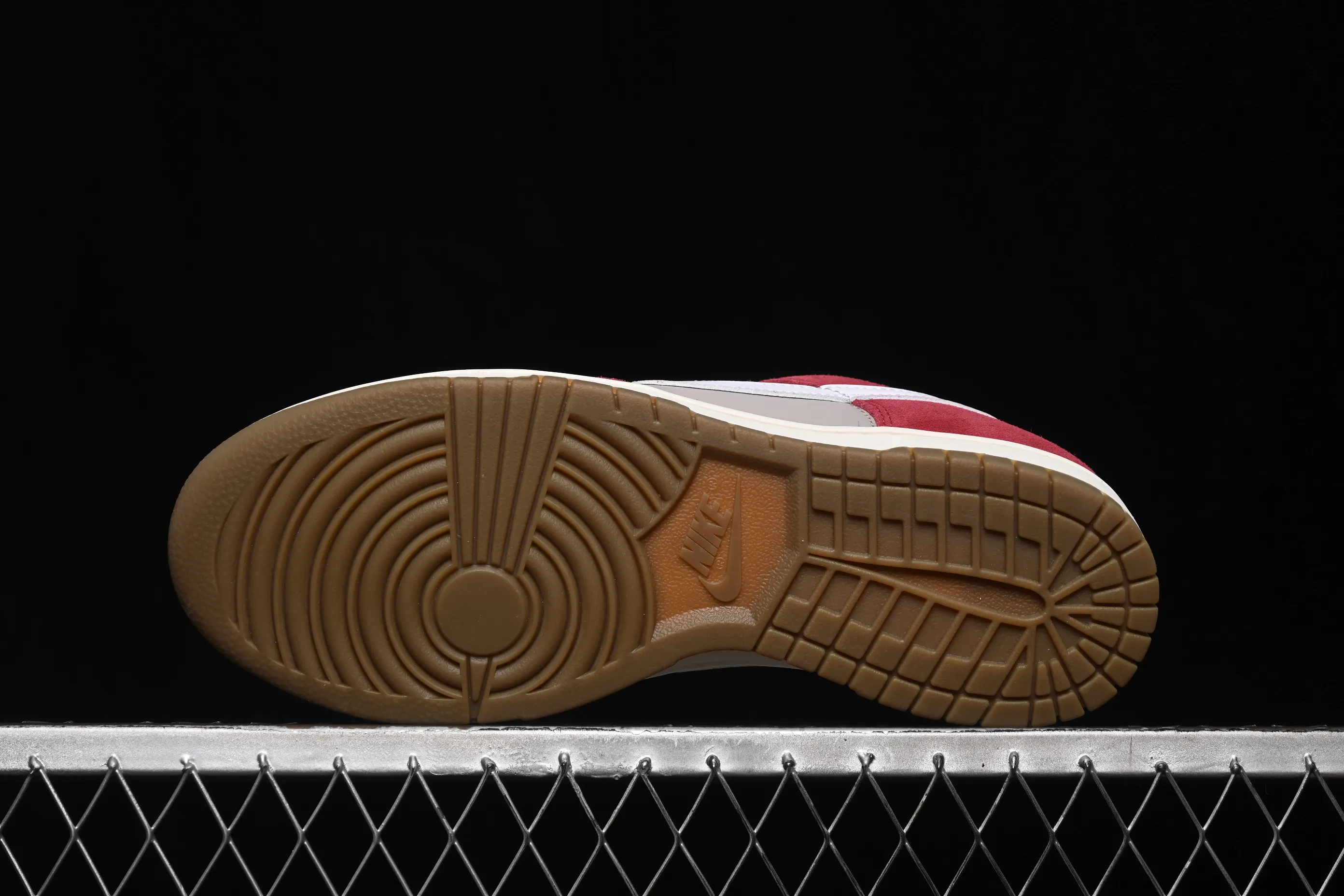 All categories Nk SB Dunk Series Nk SB Dunk Low High-end customized low-top sneakers Nike SB Dunk Low white and red low-top casual sneakers IB6399-004